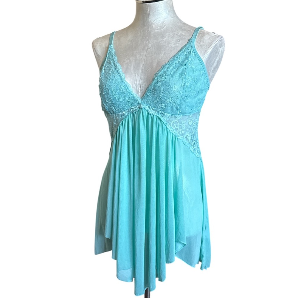 Avid Love Women’s Light blue green Lace Baby doll Asymmetrical Hem size Large